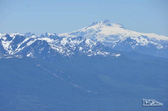 O Cerro Tronador, o mais alto da região, visto do cume do Cerro Piltriquitrón, em El Bolsón, na Argentina